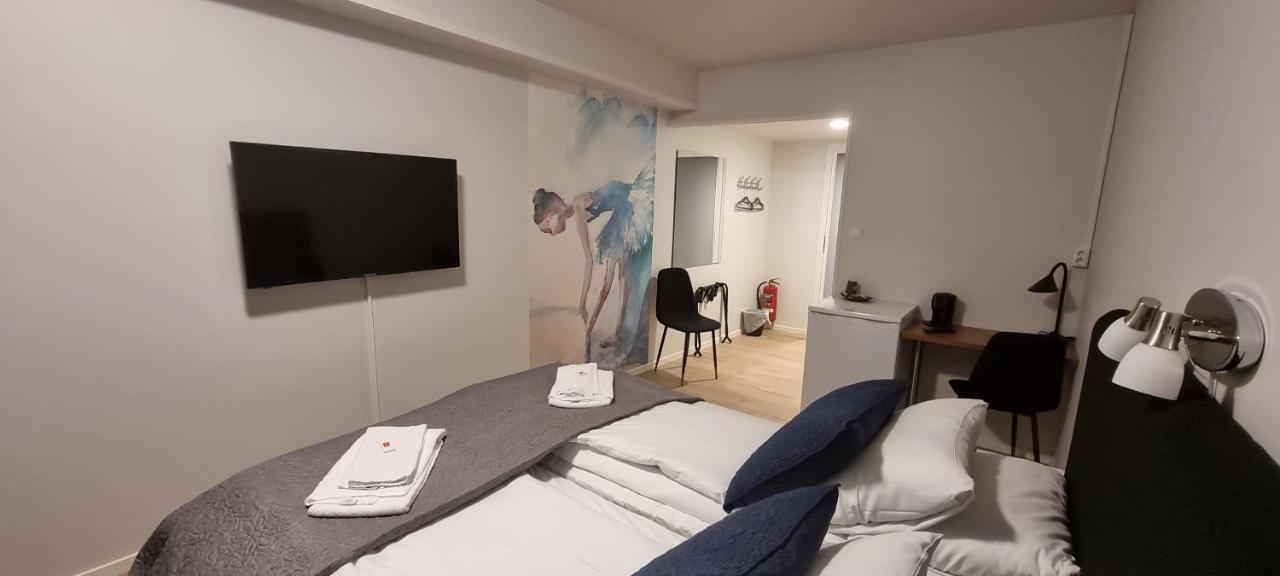 Husnes Sentrum Hotell Extérieur photo