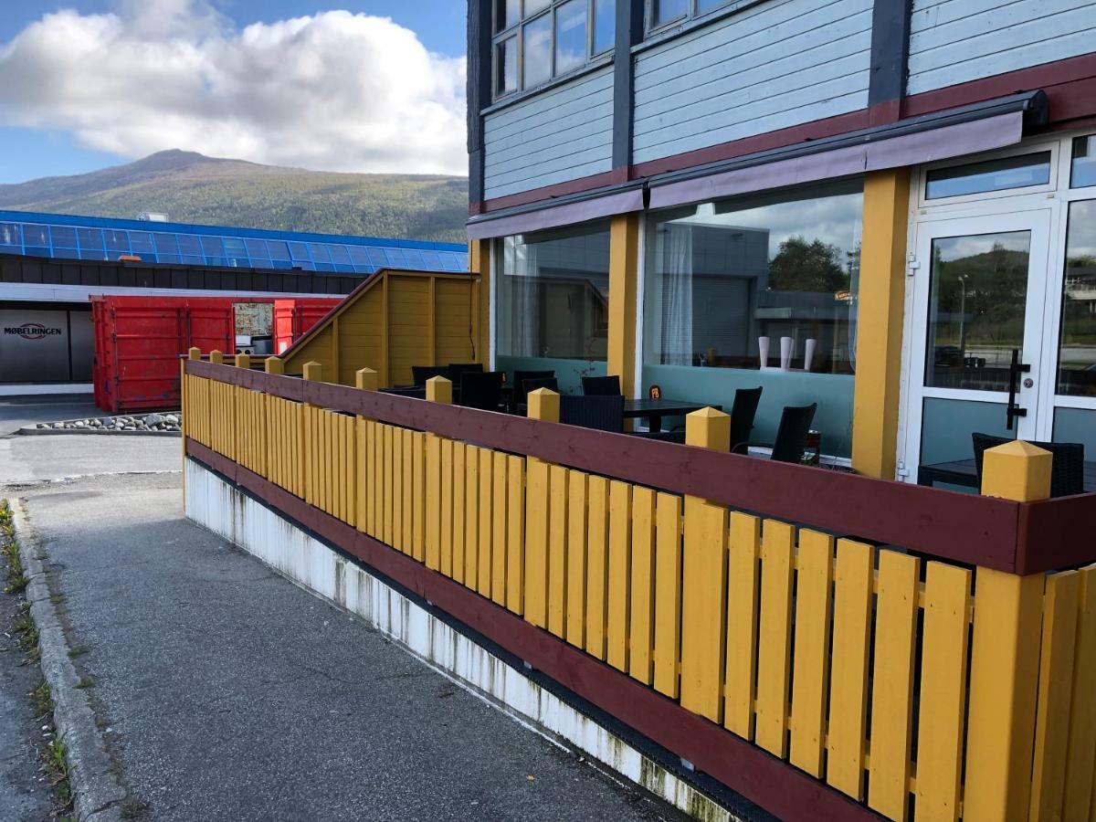 Husnes Sentrum Hotell Extérieur photo